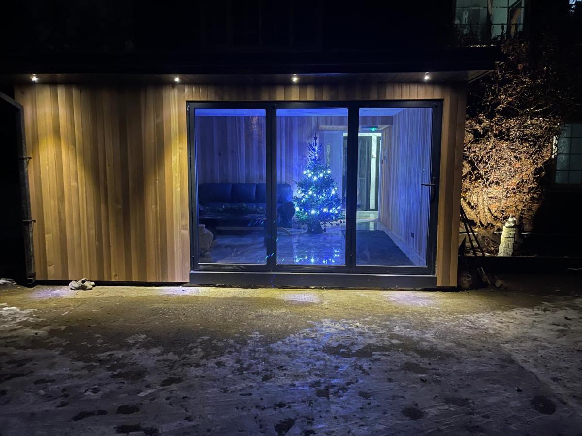 Da Vinci Guest House & Guest Parking, A Real Gem ครอว์ลีย์ ภายนอก รูปภาพ