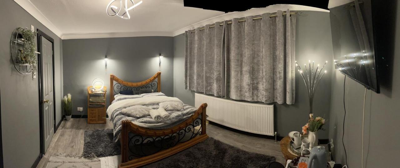 Da Vinci Guest House & Guest Parking, A Real Gem ครอว์ลีย์ ภายนอก รูปภาพ