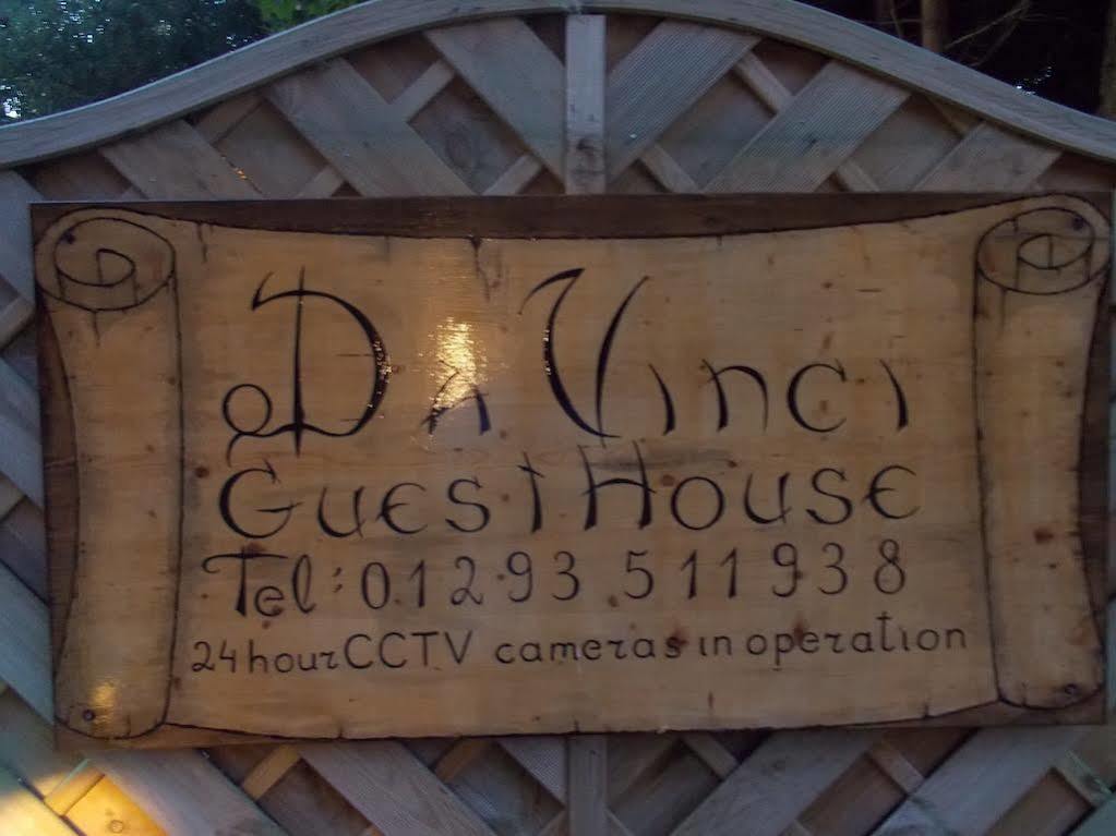 Da Vinci Guest House & Guest Parking, A Real Gem ครอว์ลีย์ ภายนอก รูปภาพ