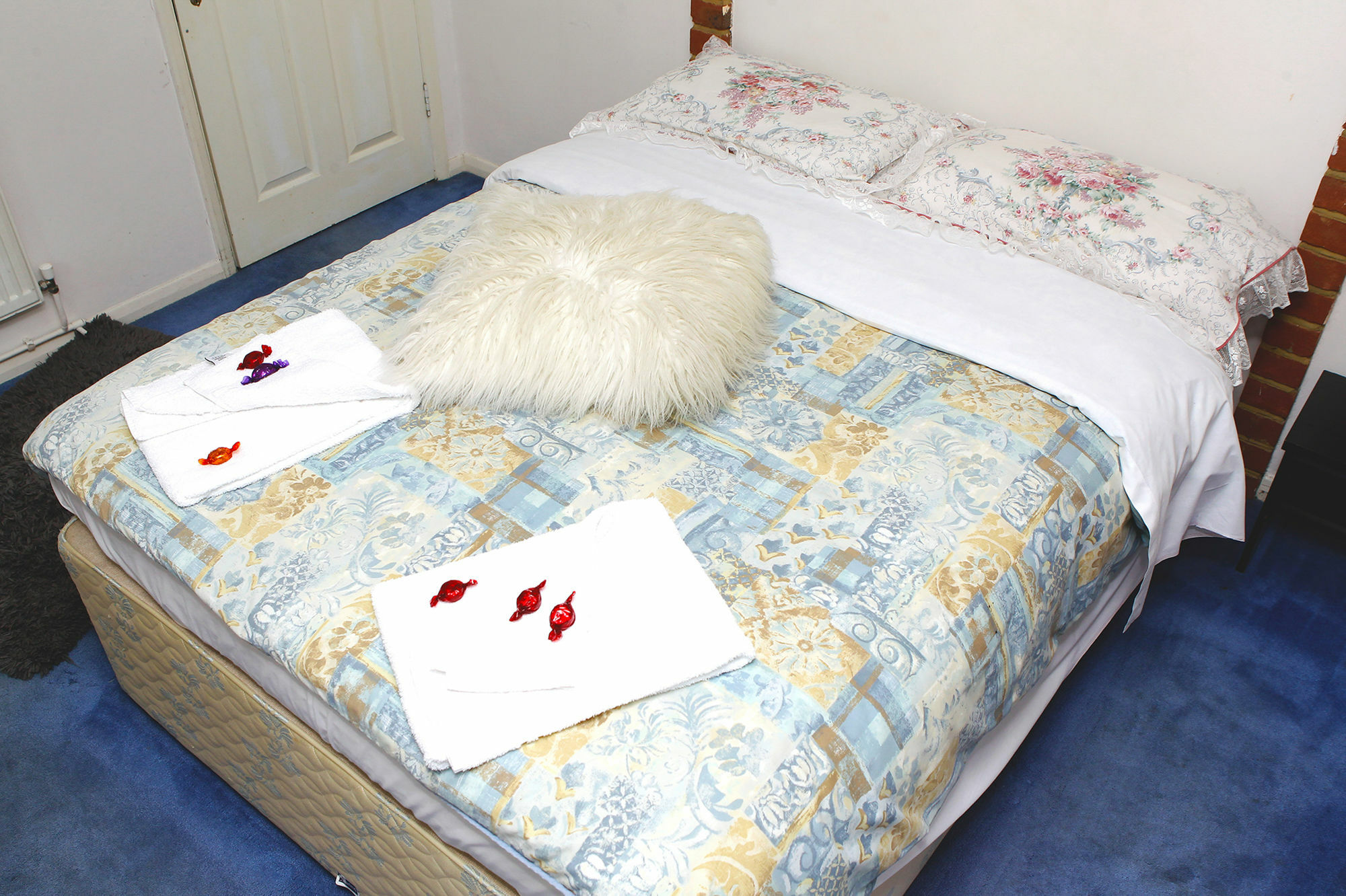 Da Vinci Guest House & Guest Parking, A Real Gem ครอว์ลีย์ ภายนอก รูปภาพ