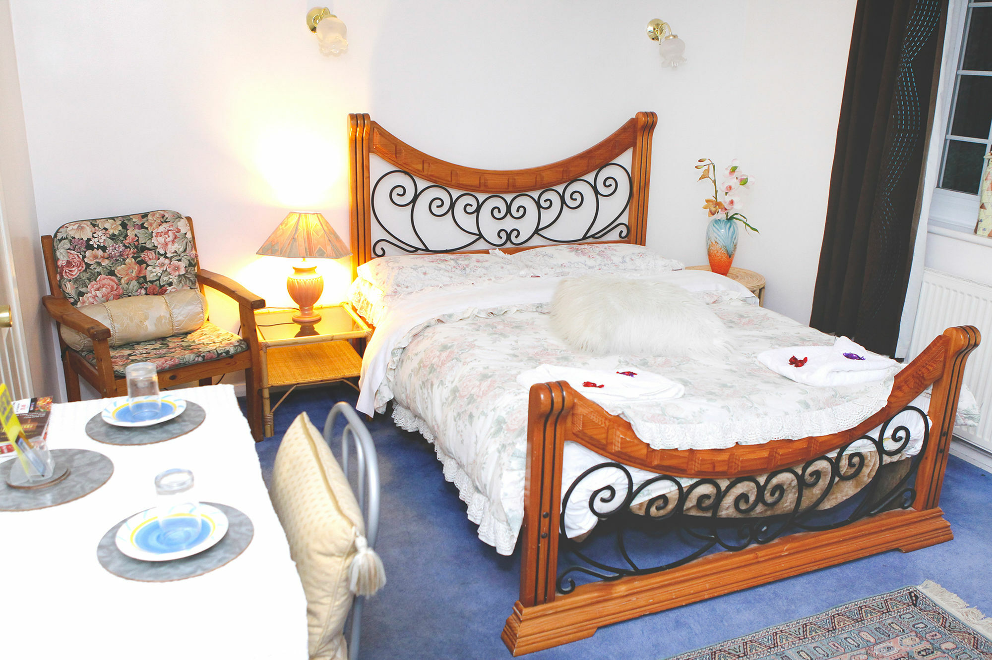 Da Vinci Guest House & Guest Parking, A Real Gem ครอว์ลีย์ ภายนอก รูปภาพ